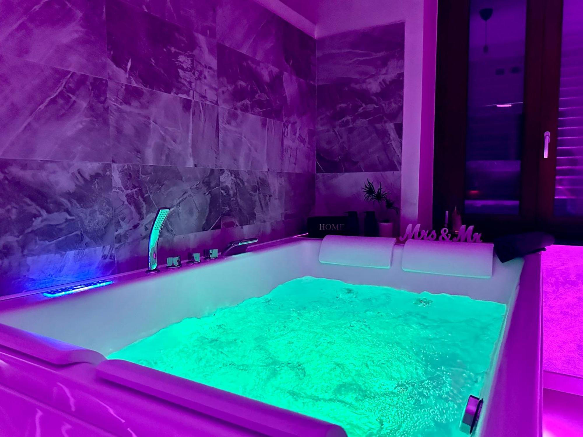 Appartamento In Villa Con Piscina Privata E Jacuzzi Ad Uso Esclusivo Rivarolo Canavese Exterior photo