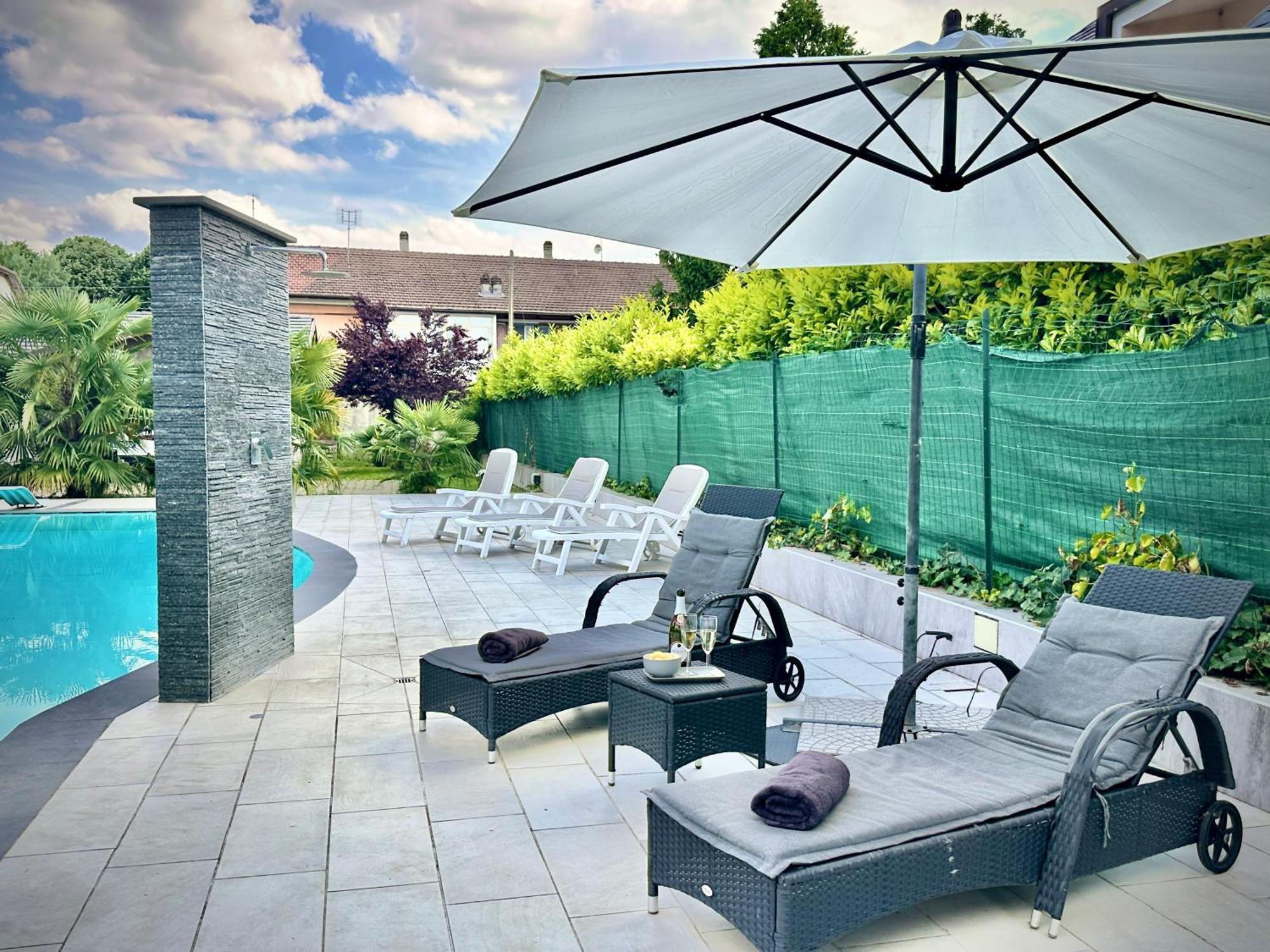 Appartamento In Villa Con Piscina Privata E Jacuzzi Ad Uso Esclusivo Rivarolo Canavese Exterior photo